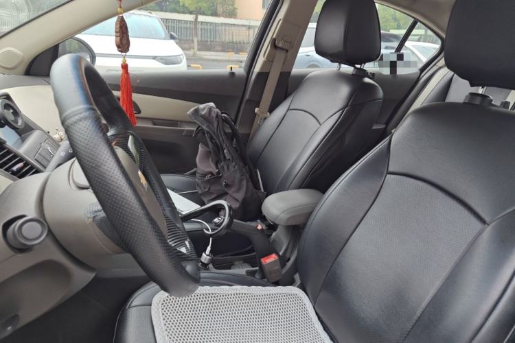 Used Chevrolet Cruze 2015 1.5L Classic SE AT Left Front Seat