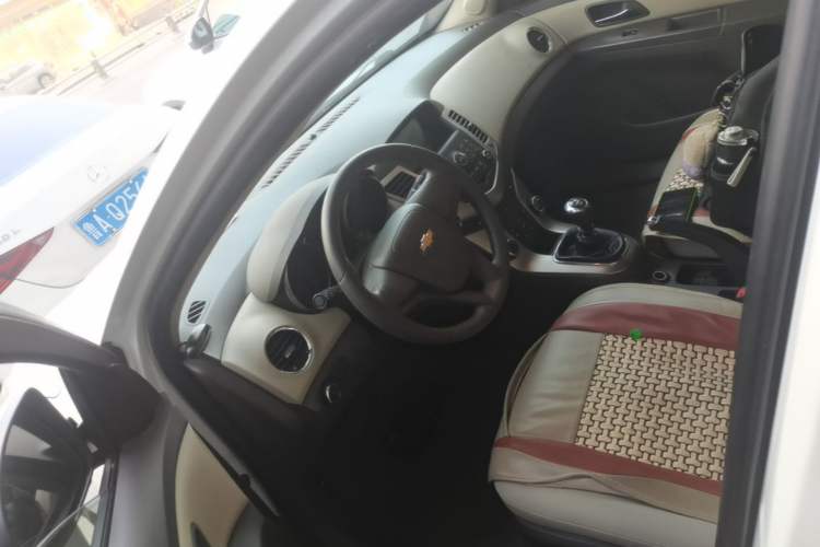 Used Chevrolet Cruze 2015 1.5L Classic SL MT Left Front Seat
