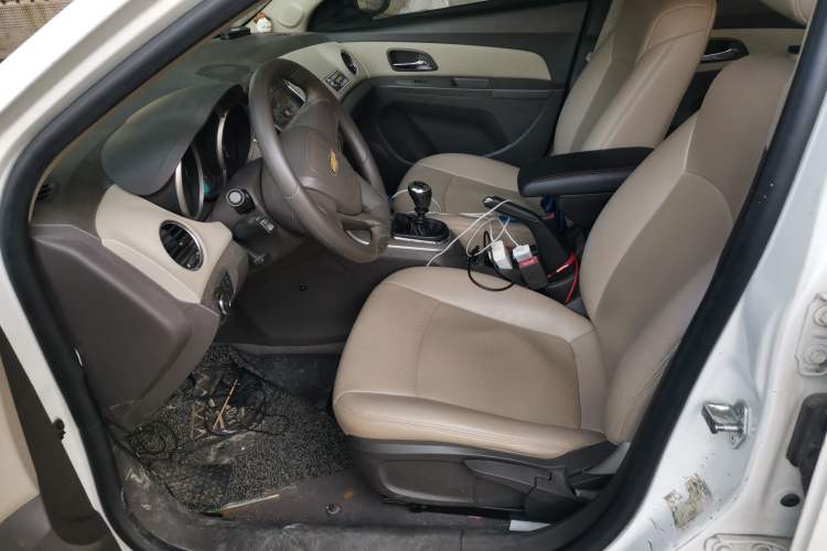 Used Chevrolet Cruze 2015 1.5L Classic SL MT Left Front Seat