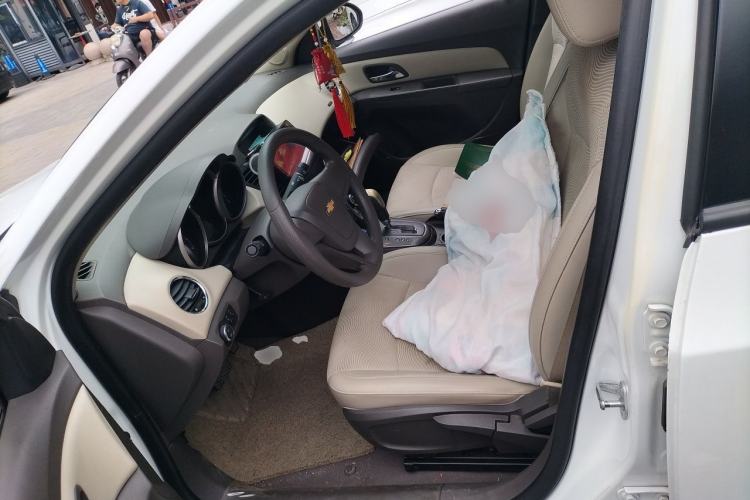 Used Chevrolet Cruze 2015 1.5L Classic SE AT Left Front Seat