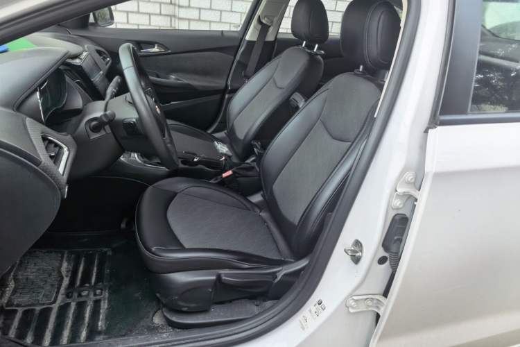 Used Chevrolet Cruze 2015 1.5L Manual Elite Edition Left Front Seat