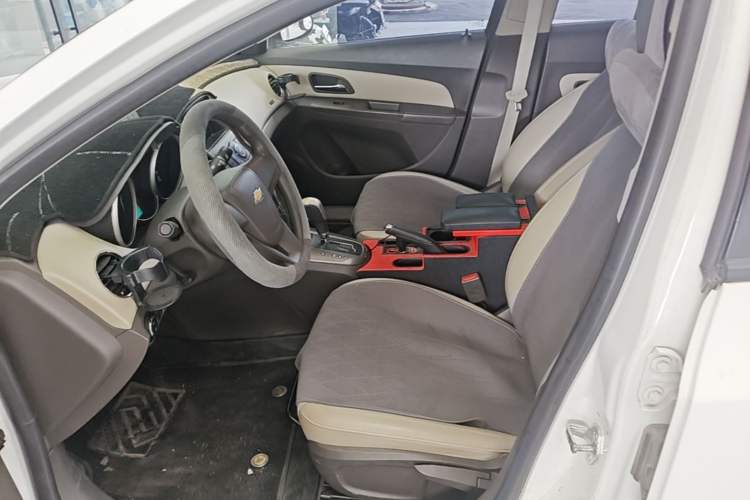 Used Chevrolet Cruze 2015 1.5L Classic SE AT Left Front Seat