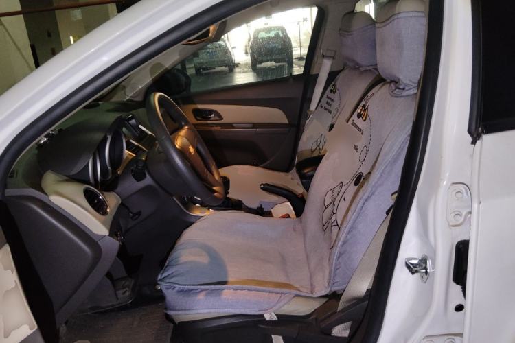 Used Chevrolet Cruze 2015 1.5L Classic SL MT Left Front Seat