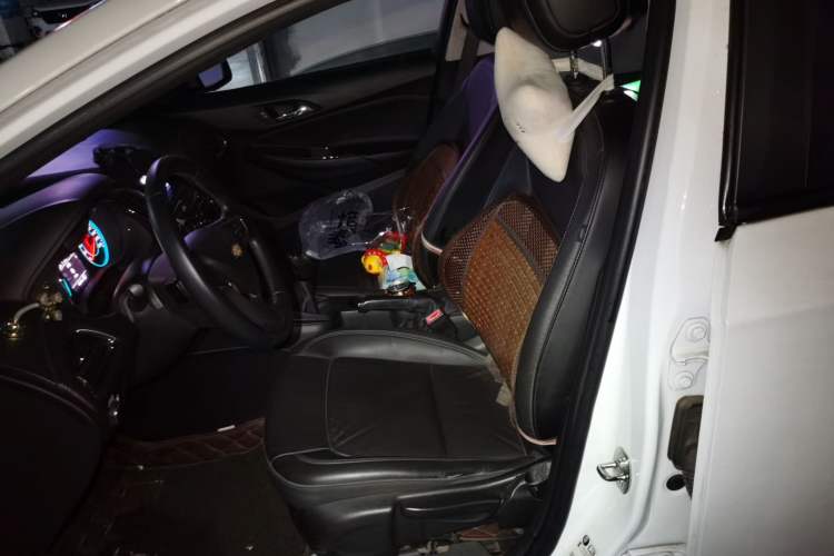 Used Chevrolet Cruze 2015 1.4T Manual Elite Edition Left Front Seat