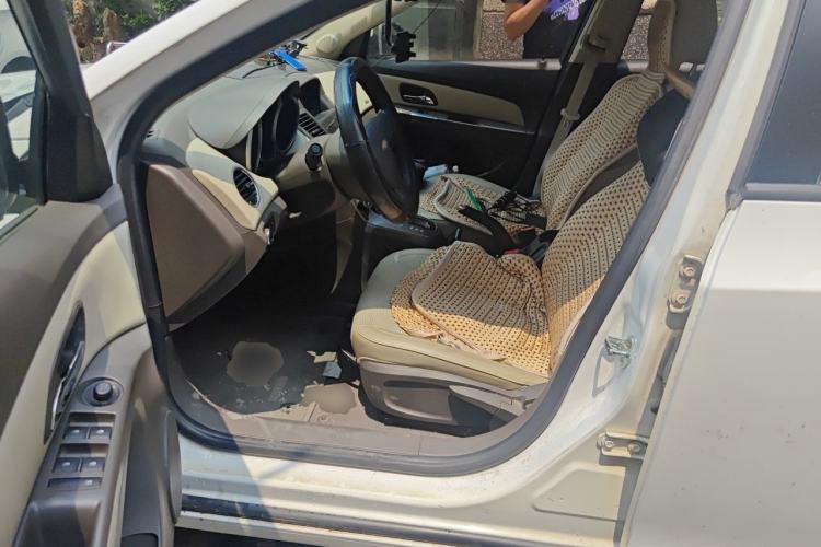 Used Chevrolet Cruze 2015 1.5L Classic SE AT Left Front Seat