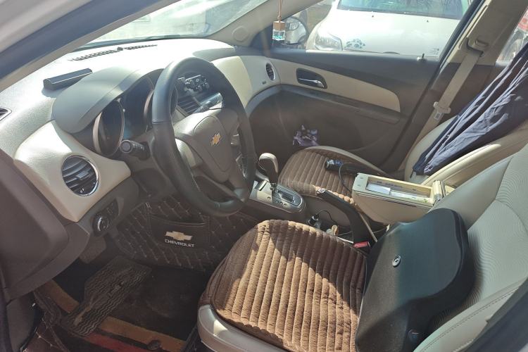 Used Chevrolet Cruze 2015 1.5L Classic SE AT Left Front Seat