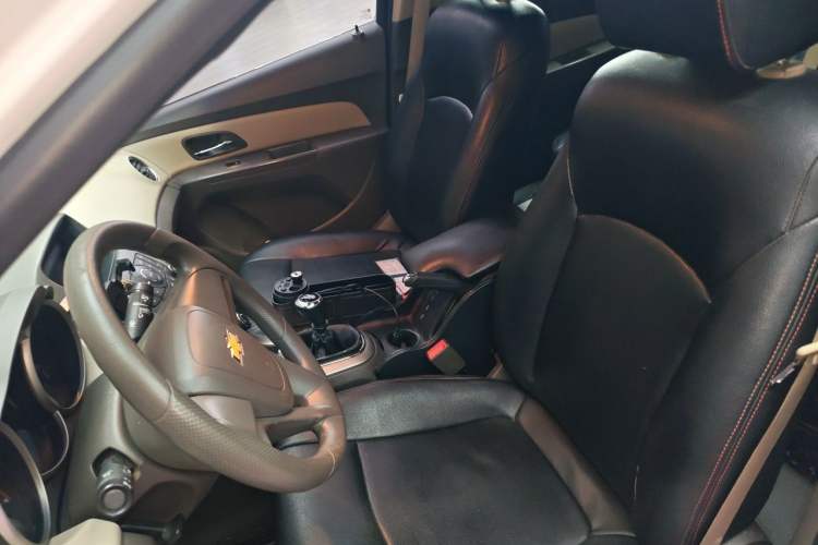 Used Chevrolet Cruze 2015 1.5L Classic SL MT Left Front Seat