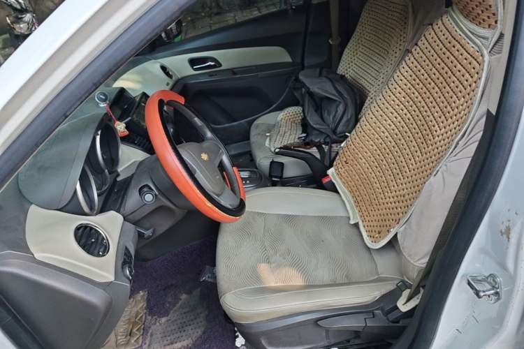 Used Chevrolet Cruze 2015 1.5L Classic SE AT Left Front Seat