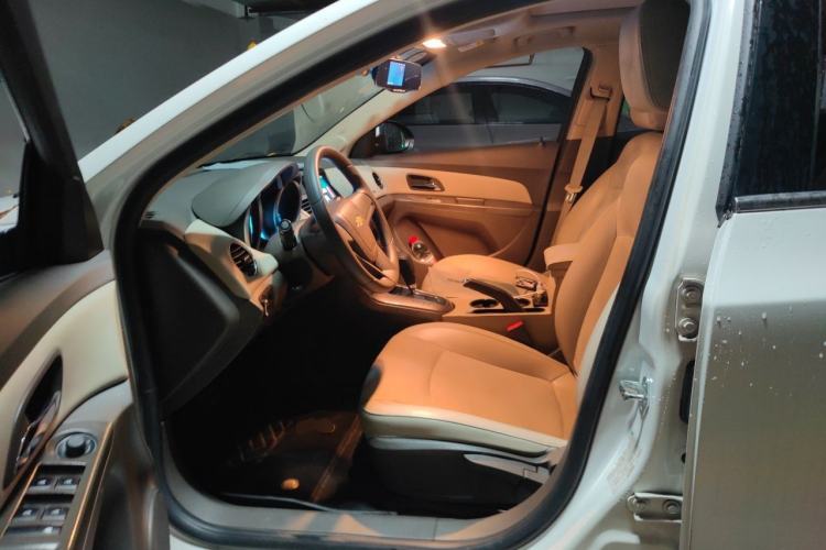 Used Chevrolet Cruze 2015 1.5L Classic SE AT Left Front Seat