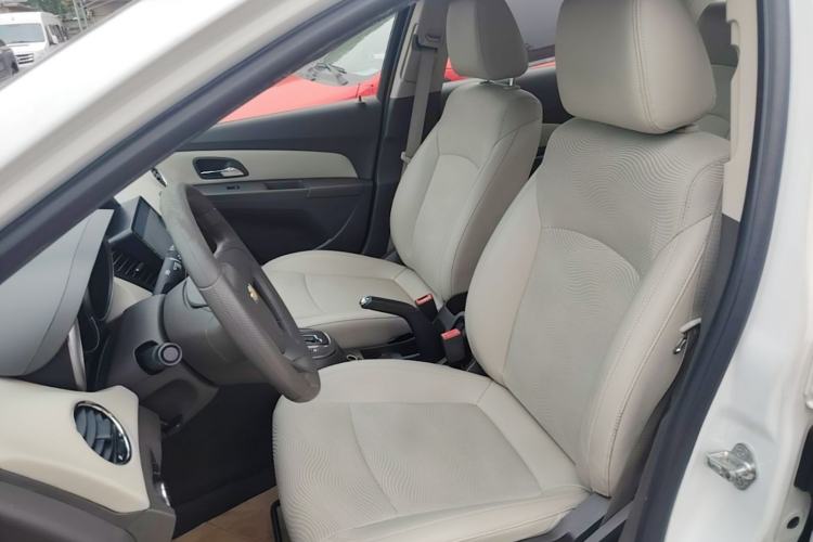 Used Chevrolet Cruze 2015 1.5L Classic SE AT Left Front Seat