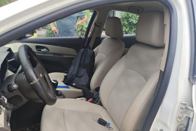 Used Chevrolet Cruze 2015 1.5L Classic SL MT Left Front Seat