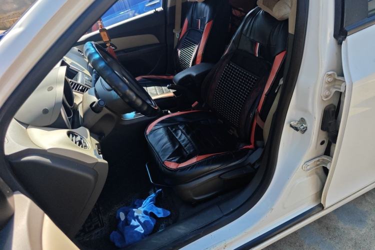 Used Chevrolet Cruze 2015 1.5L Classic SL MT Left Front Seat