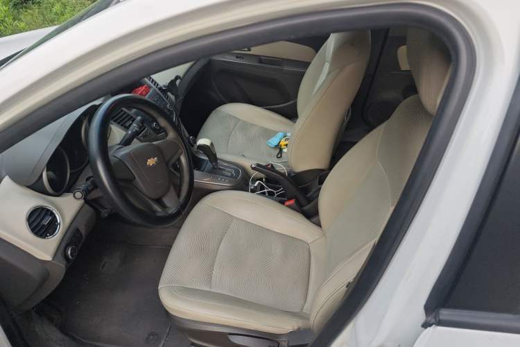 Used Chevrolet Cruze 2015 1.5L Classic SE AT Left Front Seat