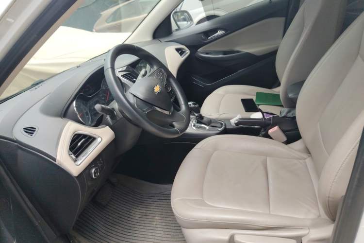 Used Chevrolet Cruze 2015 1.4T DCG Luxury Edition Left Front Seat