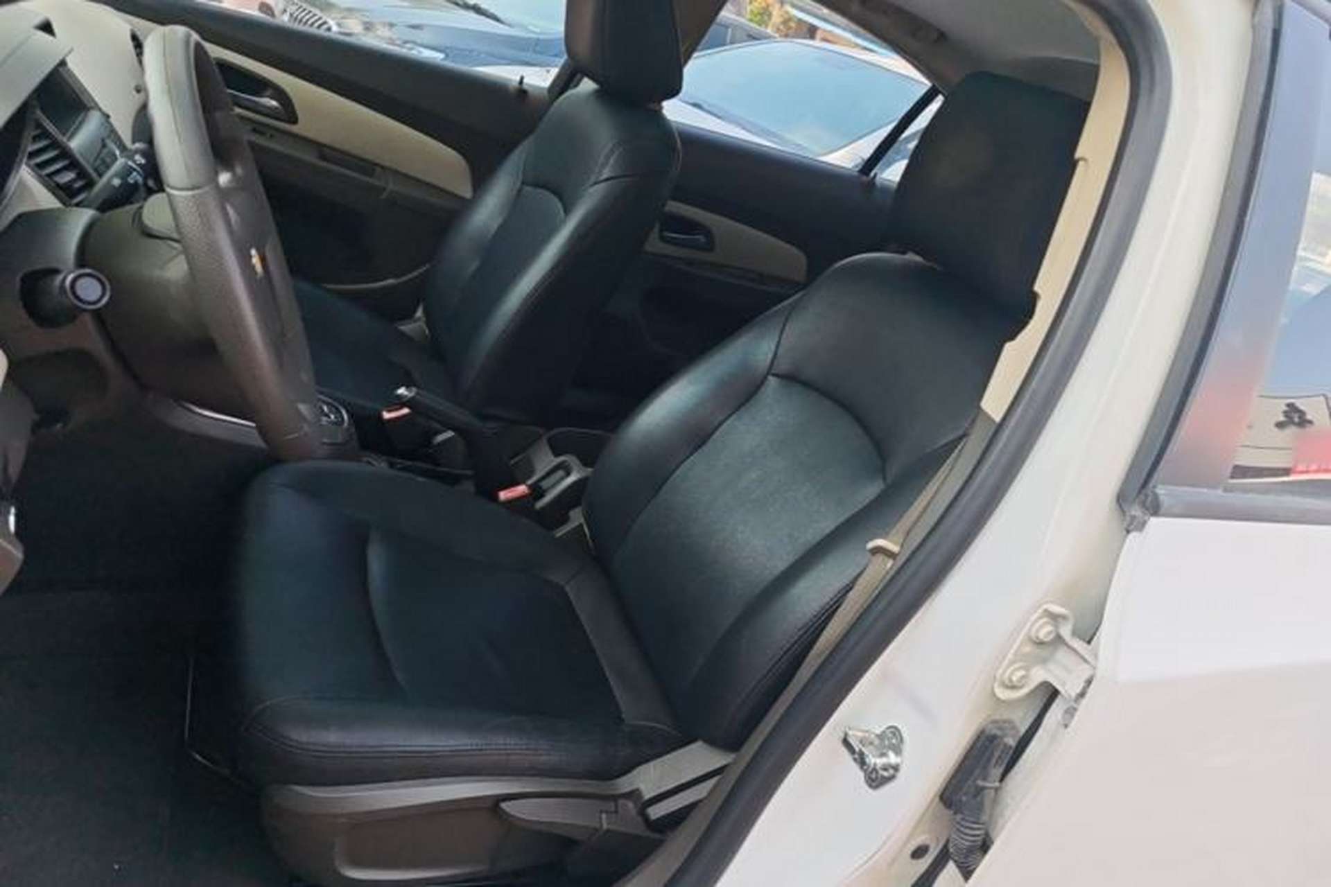 Used Chevrolet Cruze 2015 1.5L Classic SE AT Left Front Seat