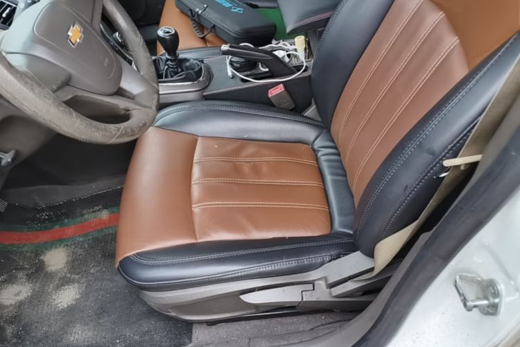 Used Chevrolet Cruze 2015 1.5L Classic SE MT Left Front Seat