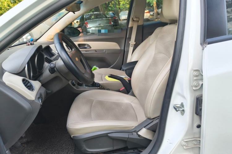 Used Chevrolet Cruze 2015 1.5L Classic SE MT Left Front Seat