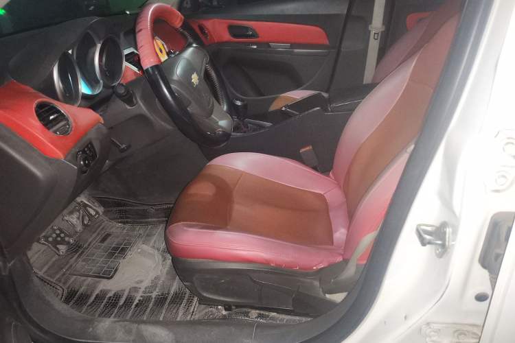 Used Chevrolet Cruze 2015 1.5L Classic SL MT Left Front Seat