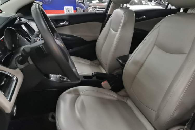 Used Chevrolet Cruze 2015 1.5L Automatic Luxury Edition Left Front Seat