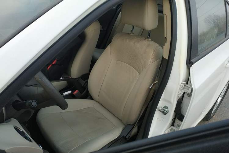 Used Chevrolet Cruze 2015 1.5L Classic SL MT Left Front Seat