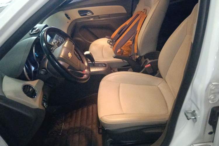 Used Chevrolet Cruze 2015 1.5L Classic SE AT Left Front Seat
