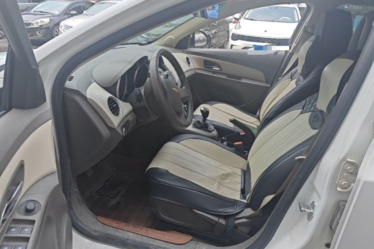 Used Chevrolet Cruze 2015 1.5L Classic SL MT Left Front Seat