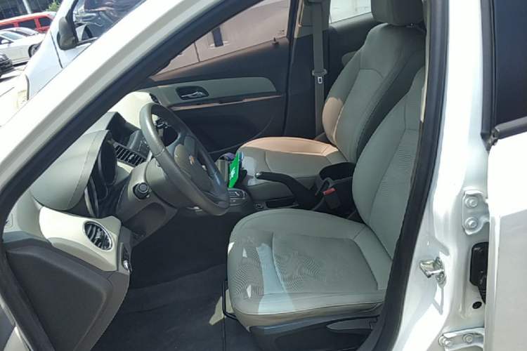 Used Chevrolet Cruze 2015 1.5L Classic SE AT Left Front Seat