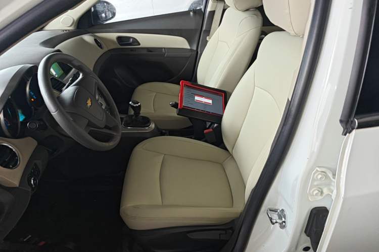 Used Chevrolet Cruze 2015 1.5L Classic SL MT Left Front Seat