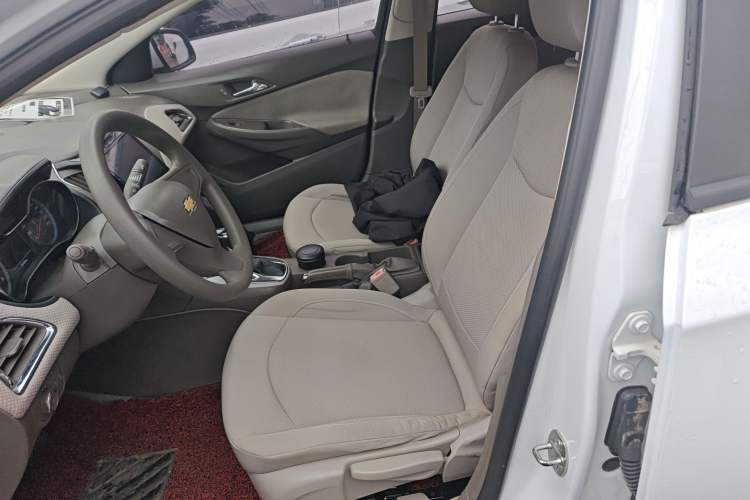 Used Chevrolet Cruze 2015 1.5L Automatic Fashion Navigation Edition Left Front Seat