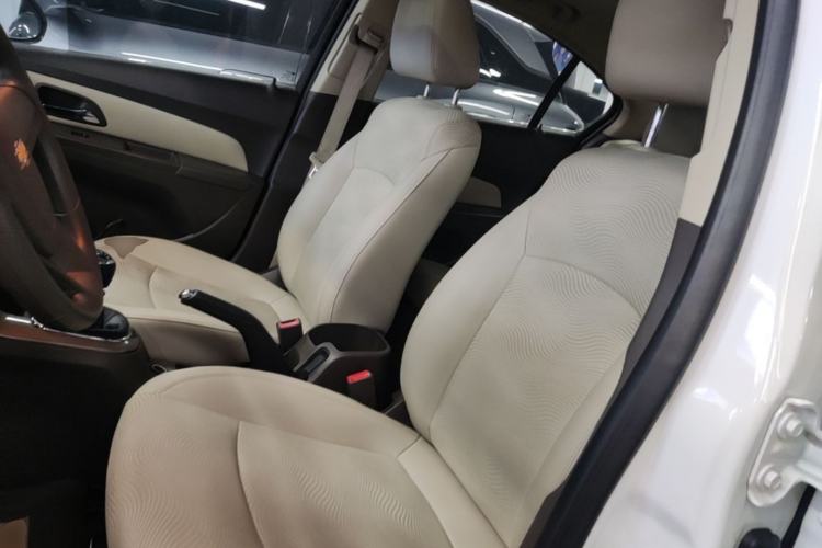 Used Chevrolet Cruze 2015 1.5L Classic SE MT Left Front Seat