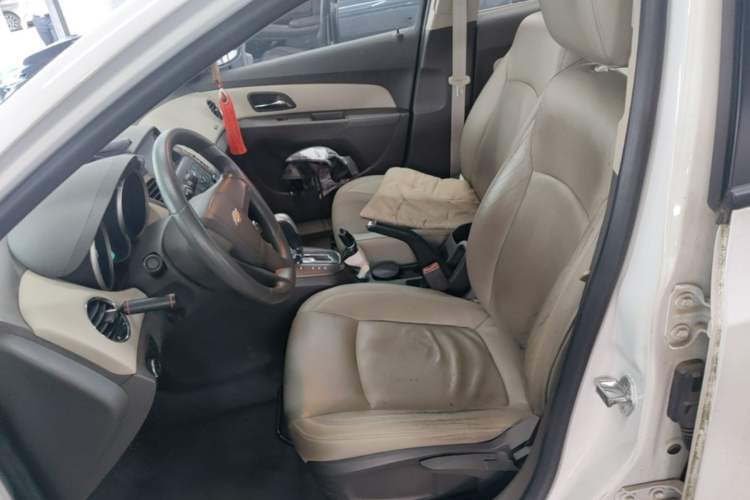 Used Chevrolet Cruze 2015 1.5L Classic SE AT Left Front Seat