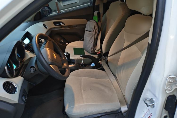 Used Chevrolet Cruze 2015 1.5L Classic SL MT Left Front Seat