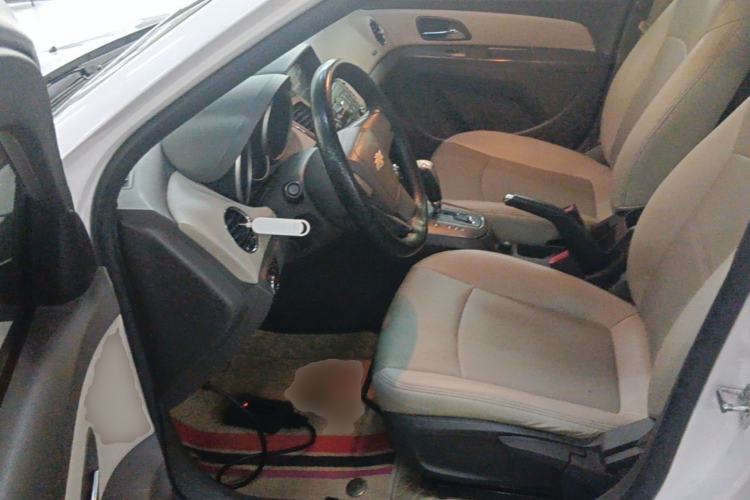Used Chevrolet Cruze 2015 1.5L Classic SE AT Left Front Seat