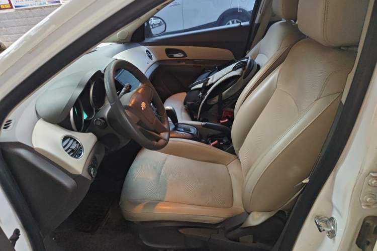 Used Chevrolet Cruze 2015 1.5L Classic SE AT Left Front Seat