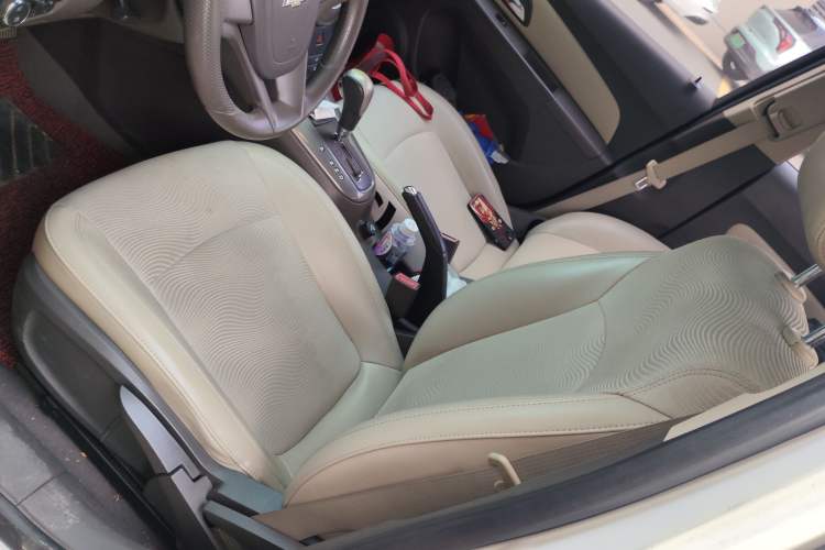 Used Chevrolet Cruze 2015 1.5L Classic SE AT Left Front Seat