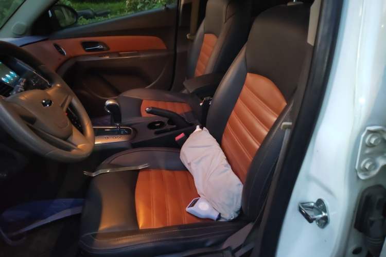 Used Chevrolet Cruze 2015 1.5L Classic SE AT Left Front Seat