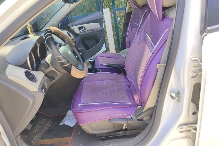 Used Chevrolet Cruze 2015 1.5L Classic SE MT Left Front Seat