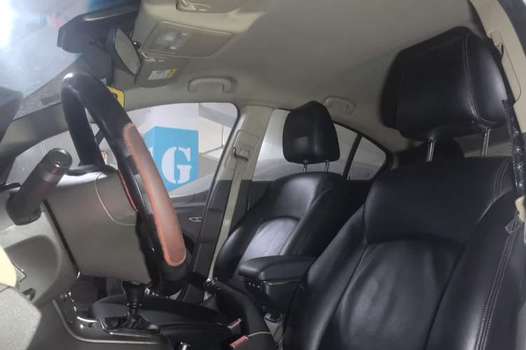 Used Chevrolet Cruze 2015 1.5L Classic SL MT Left Front Seat