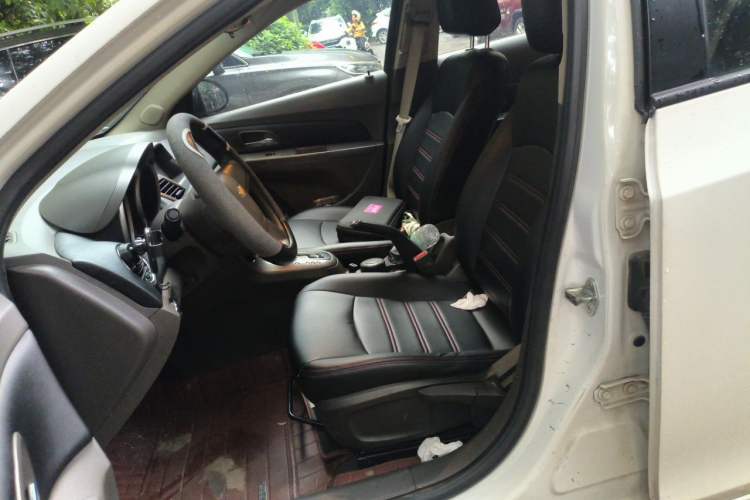 Used Chevrolet Cruze 2015 1.5L Classic SE AT Left Front Seat