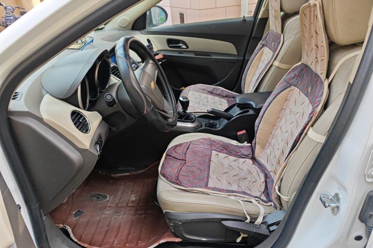 Used Chevrolet Cruze 2015 1.5L Classic SE MT Left Front Seat