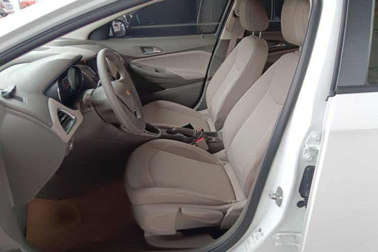 Used Chevrolet Cruze 2015 1.5L Automatic Fashion Navigation Edition Left Front Seat