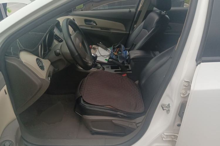 Used Chevrolet Cruze 2015 1.5L Classic SL MT Left Front Seat