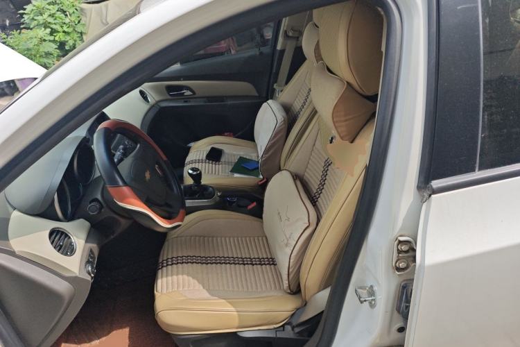Used Chevrolet Cruze 2015 1.5L Classic SL MT Left Front Seat