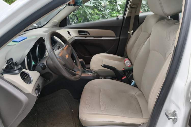 Used Chevrolet Cruze 2015 1.5L Classic SE AT Left Front Seat