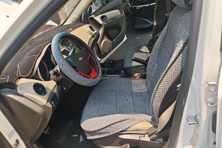Used Chevrolet Cruze 2015 1.5L Classic SE MT Left Front Seat