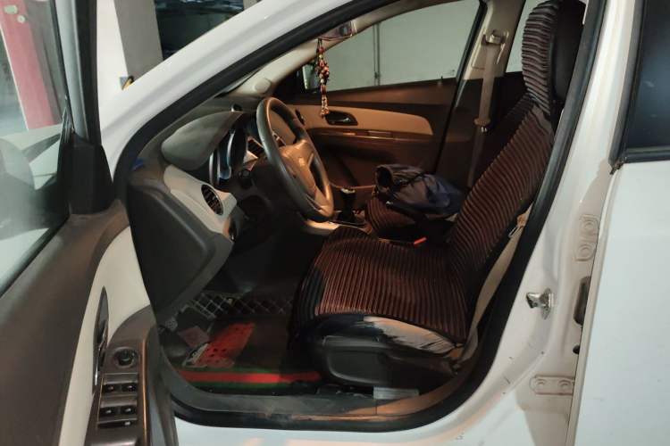 Used Chevrolet Cruze 2015 1.5L Classic SL MT Left Front Seat
