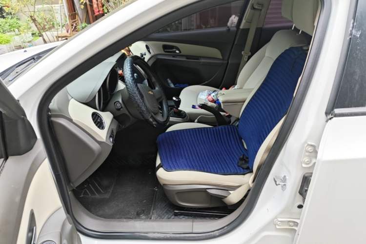 Used Chevrolet Cruze 2015 1.5L Classic SL MT Left Front Seat