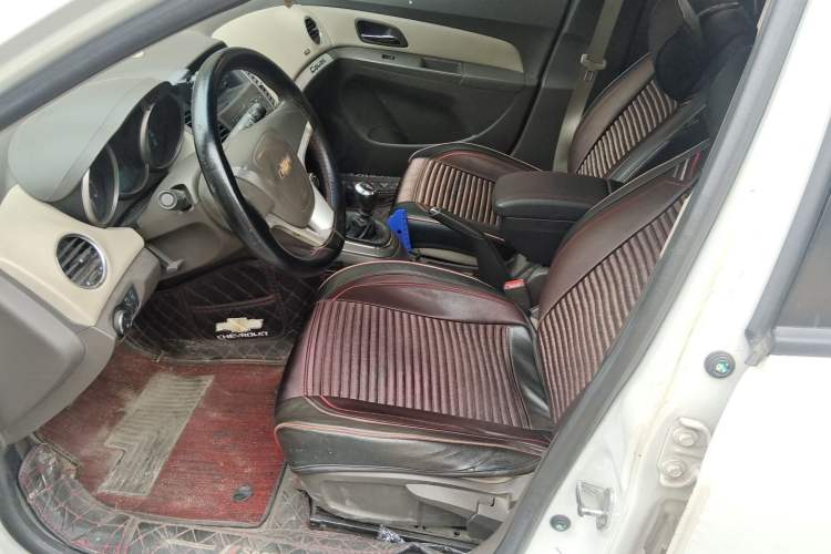 Used Chevrolet Cruze 2015 1.5L Classic SE MT Left Front Seat