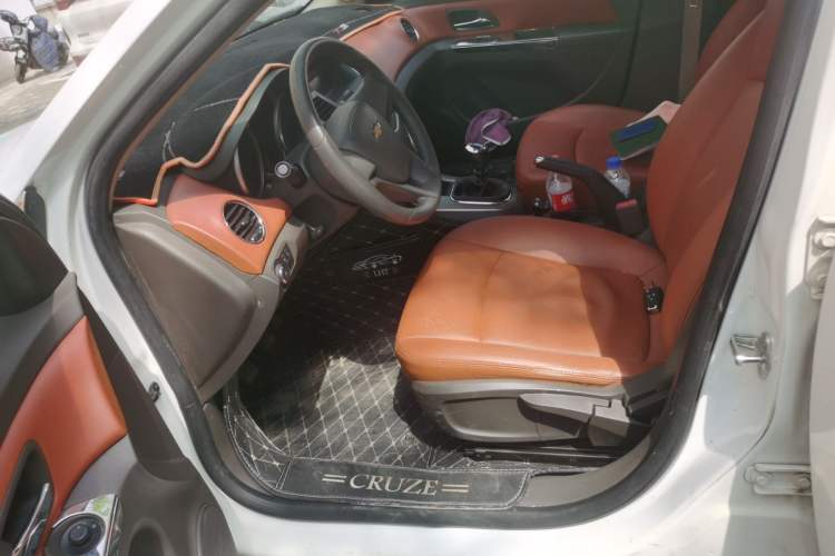 Used Chevrolet Cruze 2015 1.5L Classic SL MT Left Front Seat