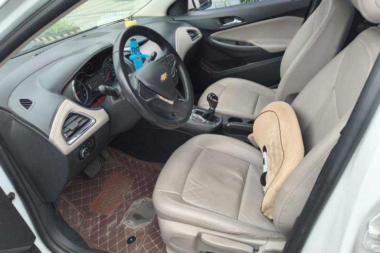 Used Chevrolet Cruze 2015 1.4T DCG Luxury Edition Left Front Seat